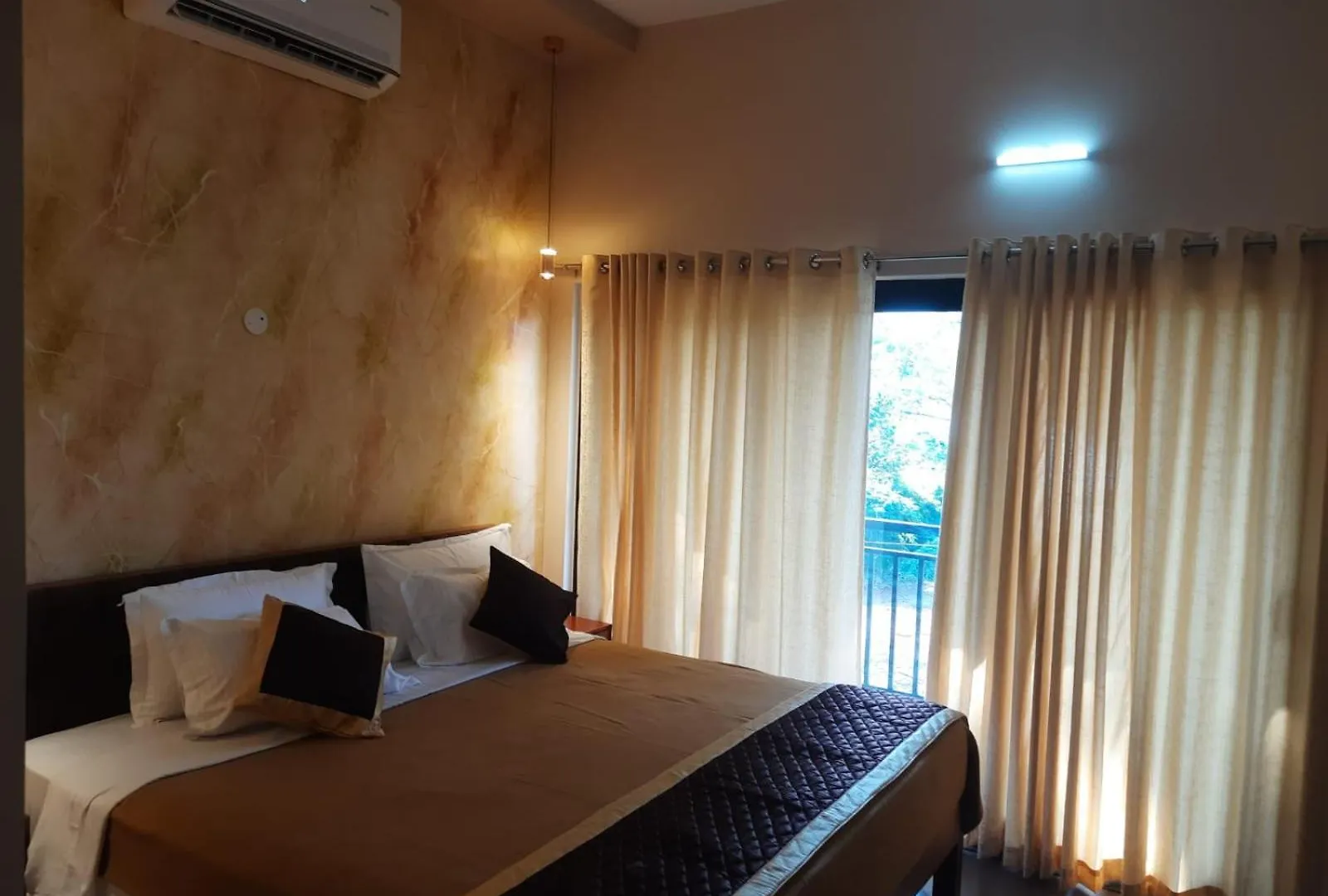 Vipinam, The Riverside Retreat Kotamangalam Indien